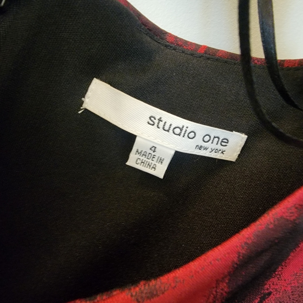Studio One Dress - Picture 4 of 4